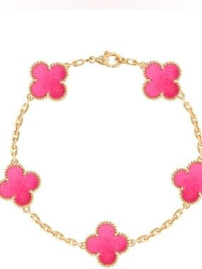 Van Cleef & Arpels Enamel Vintage Alhambra bracelet, 5 motifs Pink 2026 Edition